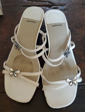 Jasmin White Sandals Womens Size 9